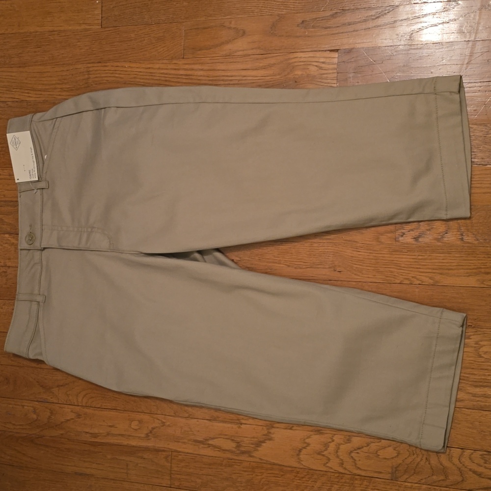 ST. JOHN'S BAY BRAND WOMEN'S KAKHI CAPRI PANTS SIZE 8